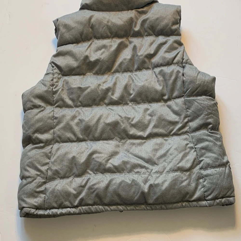 Old Navy women’s XXX grey Puffer Vest - Picture 7 of 11